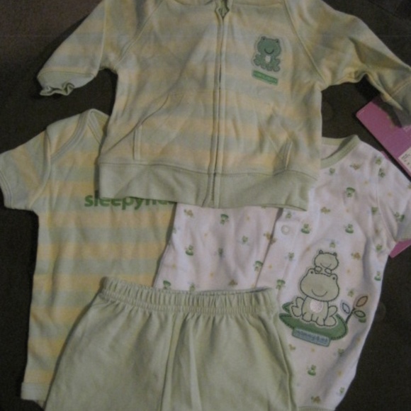 Carter's 4 piece Frog Sleeper Set - Picture 1 of 6